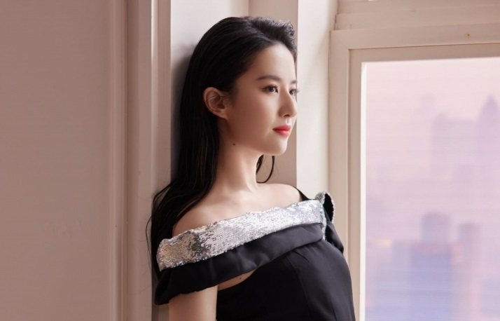 刘亦菲潜规则传刘亦菲遭成龙潜规则导致堕胎